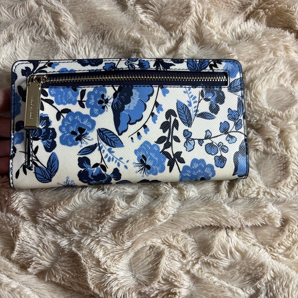 SOLD!! Kate Spade Cream and Blue Floral Wallet - Picture 5 of 9